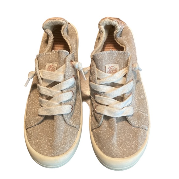 Roxy Other - ROXY Girls Slip On Sneaker - size 4